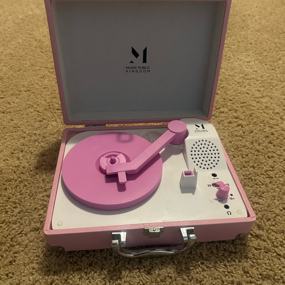 Pink Portable Recordplayer